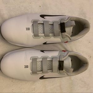 Used Tiger Woods TW17 Golf Shoes